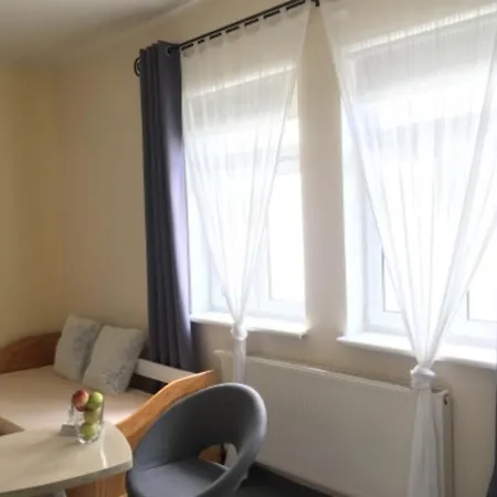 A Restaurace Filip Ii Πανσιόν 3*